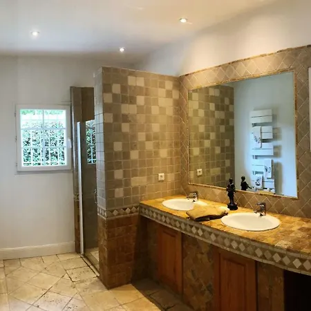 Luxueuse Avec Piscine Sur Les Hauts De ヴィラ